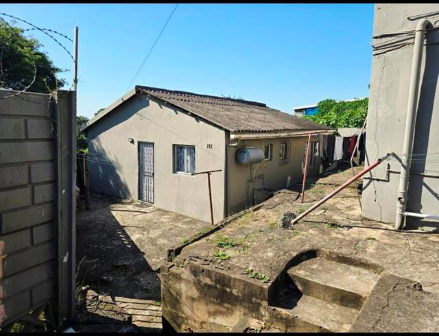 4 BEDROOM HOUSE FOR SALE IN PHOENIX